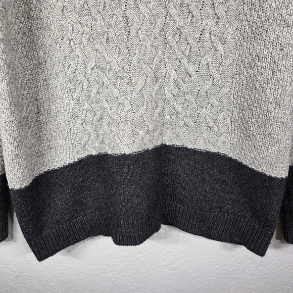 Vince Grey Colorblock Cable Knit Crewneck Sweater Size M Yak & Wool Blend - Picture 6 of 16